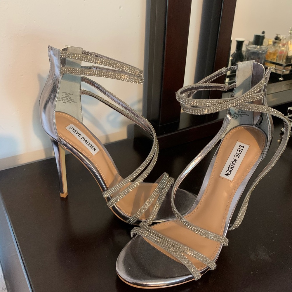 Steve Madden Beautiful Rhinestone Sandals - Picture 2 of 4